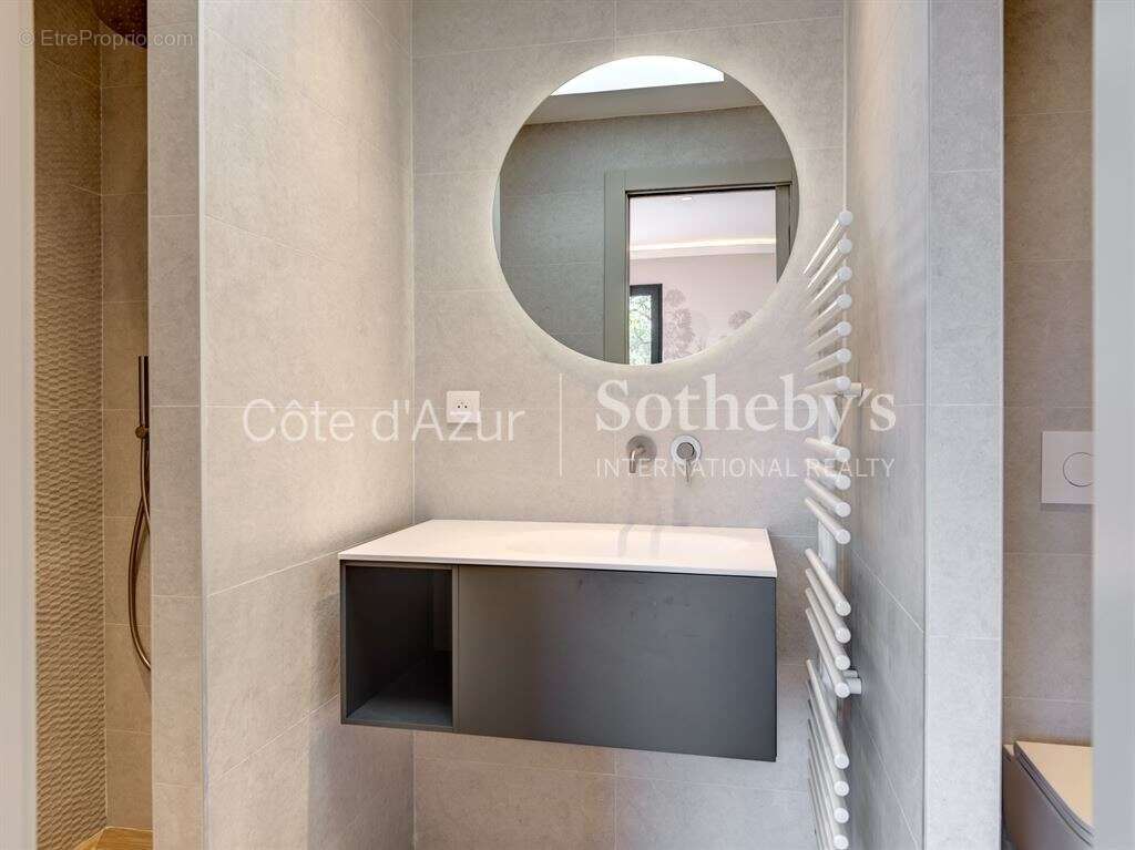 Maison à TOURRETTES