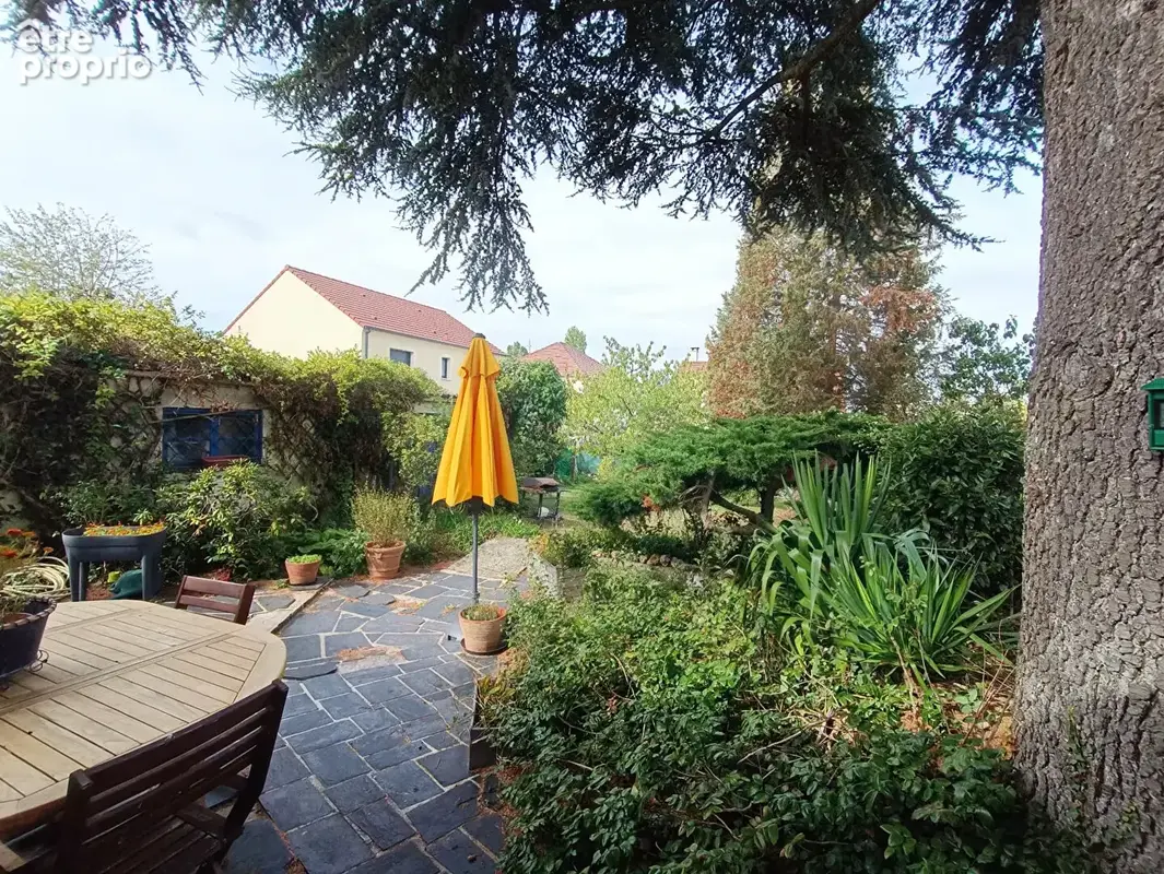 Maison de plain-pied 5 pièces, 99 m²,  4 chambres, terrain de 561 m²  FONTENAY LE FLEURY - photo 17