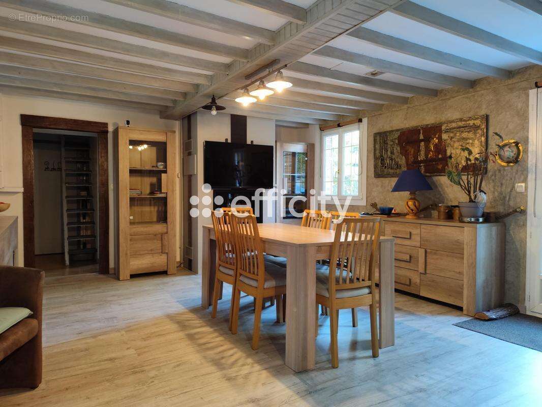 Maison à SAINTE-GAUBURGE-SAINTE-COLOMBE