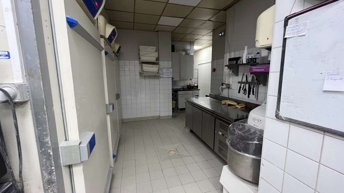 Commerce à VALLAURIS