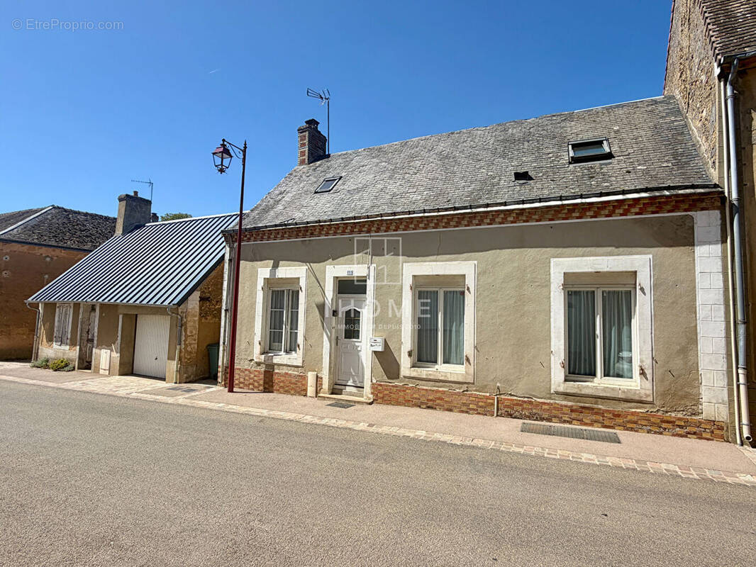 Maison à SAINT-CELERIN
