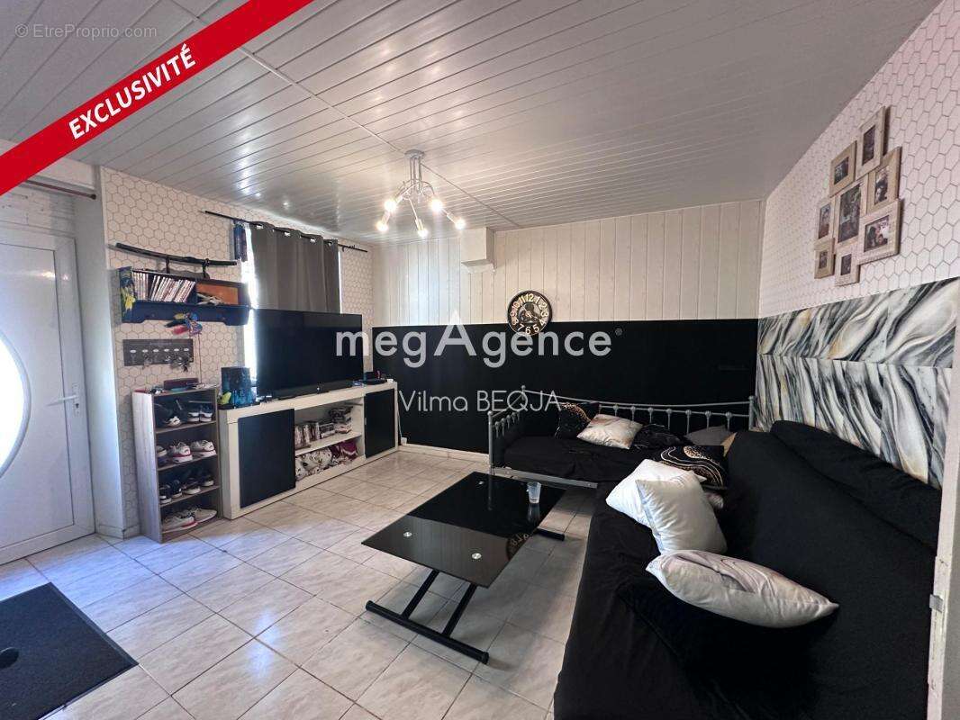 Appartement à VILLENEUVE-L'ARCHEVEQUE