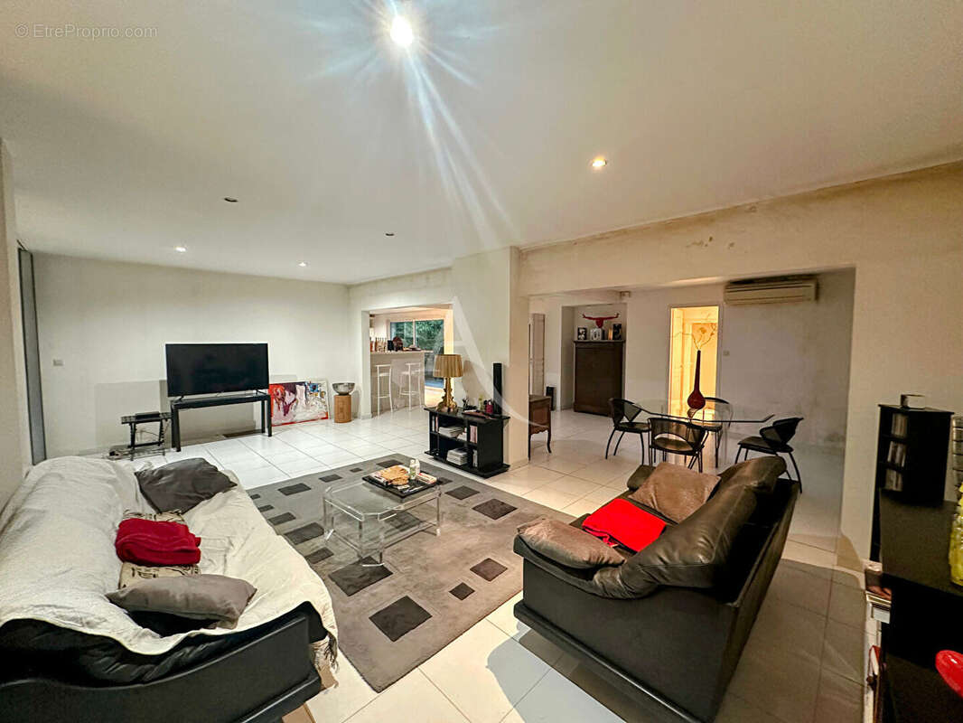 Maison à SAINT-JEAN-DE-BRAYE