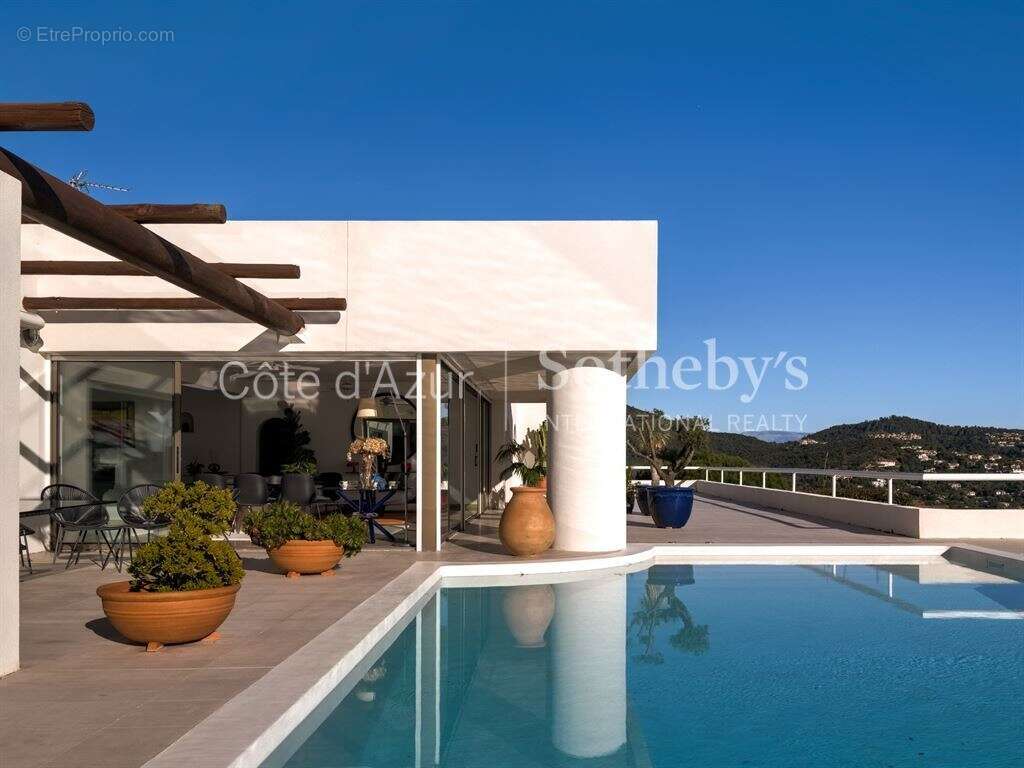 Villa contemporaine avec vue mer panoramique à vendre à Sainte-Maxime - photo 18