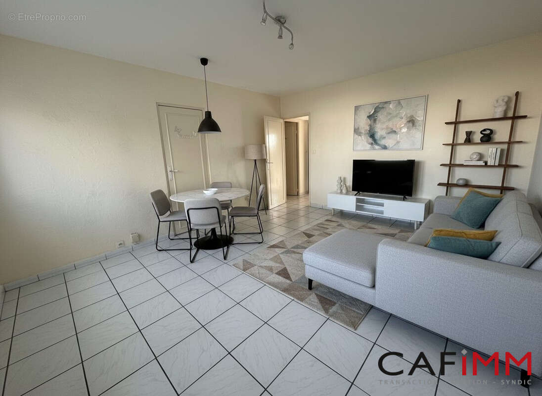 Appartement 53 m² à Bron  - photo 3
