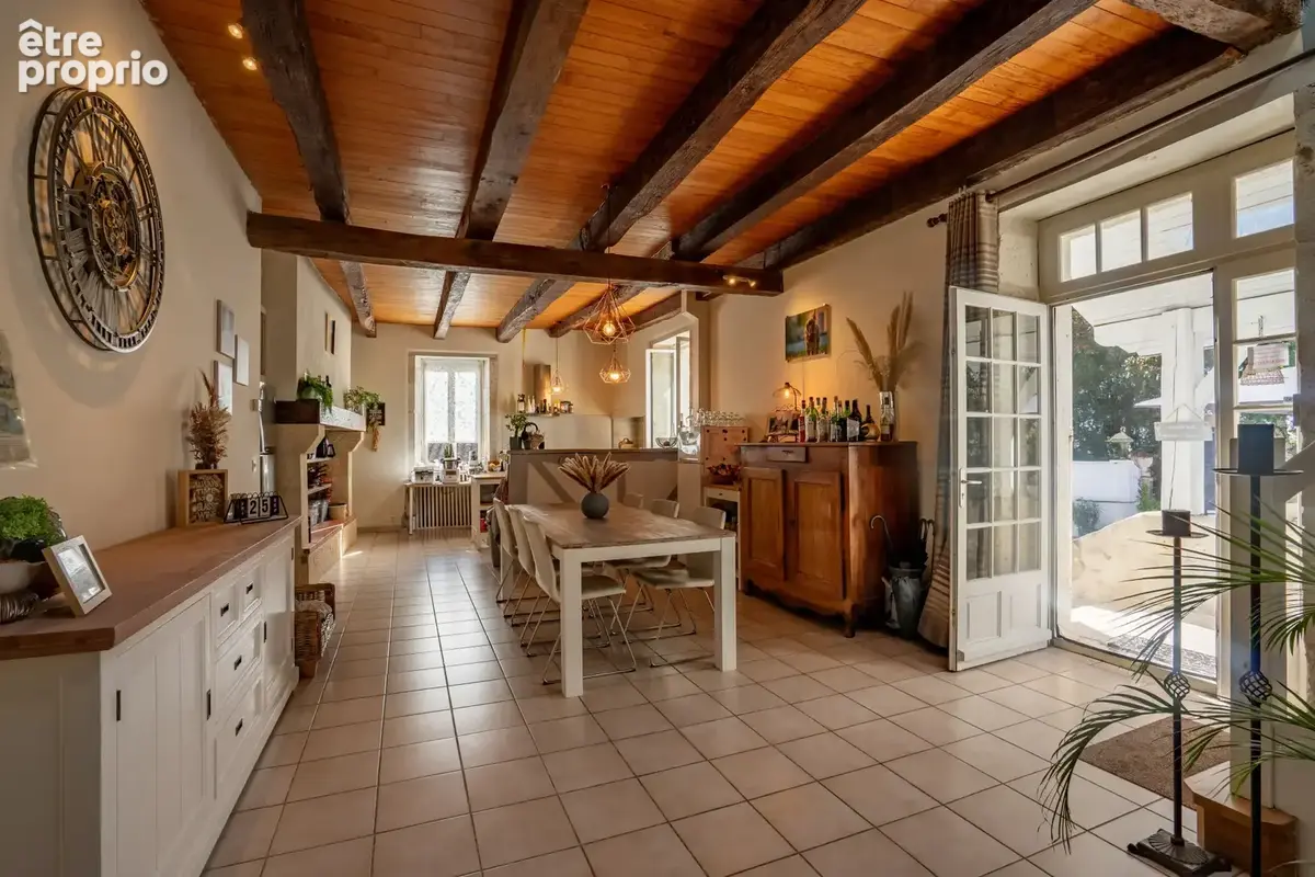 Belle propriété quercynoise avec 2 grandes maisons, piscine et 1 ha terrain - photo 10