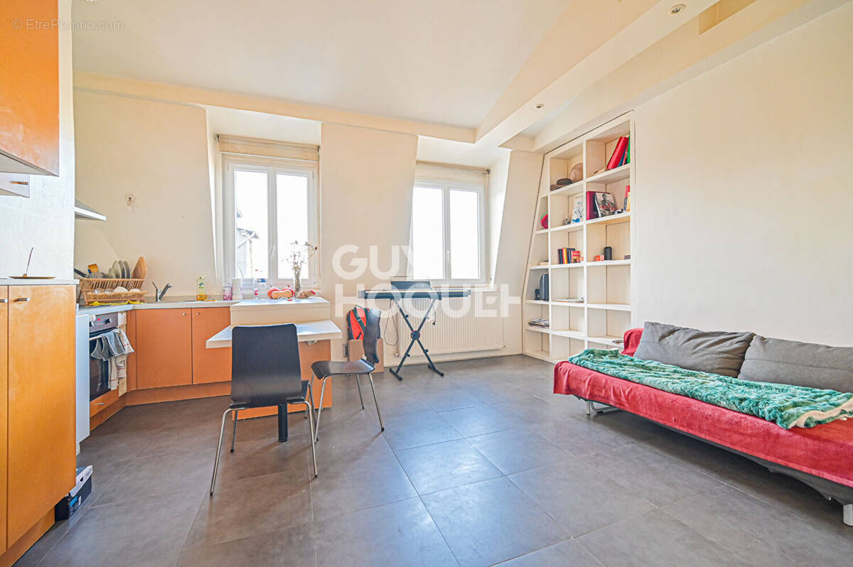 Appartement à PARIS-12E