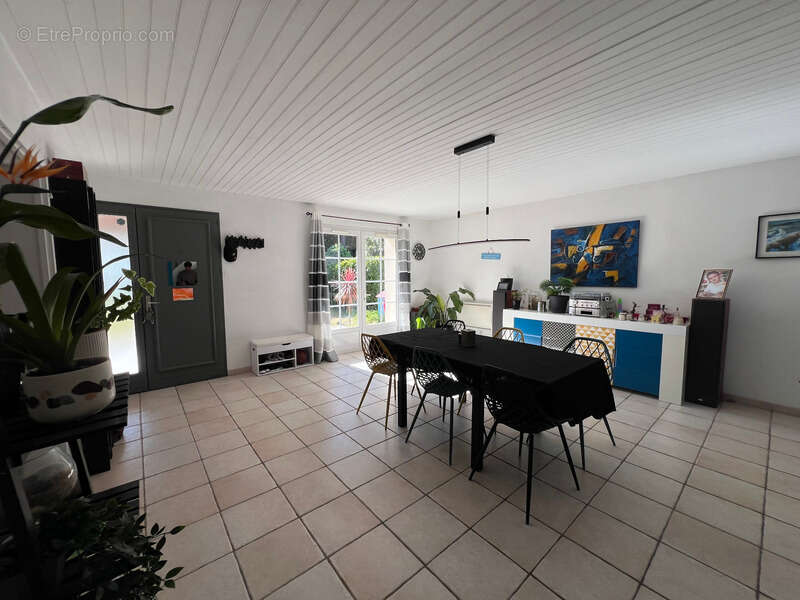 Maison à vendre 7 pièces MESCHERS SUR GIRONDE (17) - photo 3