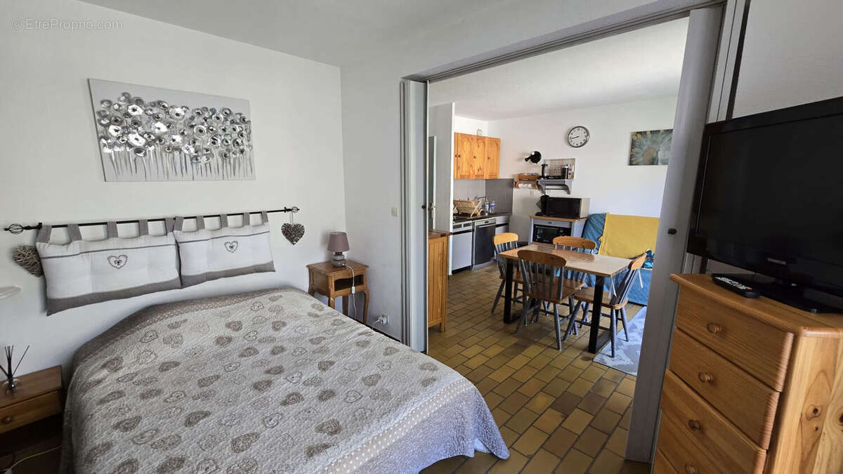 Appartement à SAINT-CYR-SUR-MER