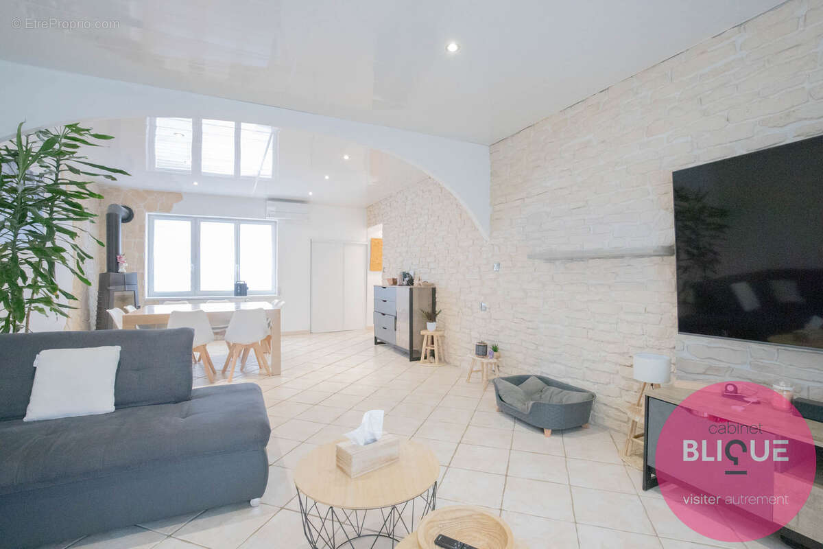 Maison à THEZEY-SAINT-MARTIN