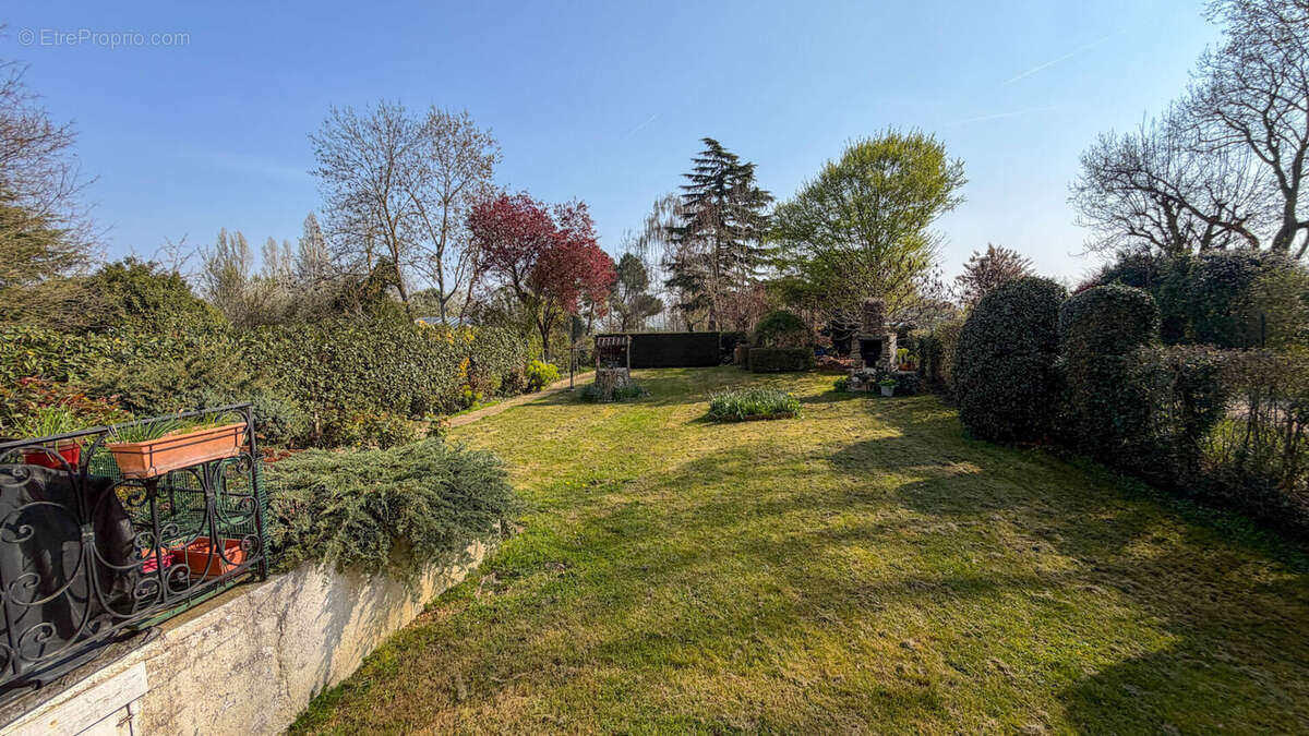 MEDAN - Maison familiale 4 chambres -125 m² -Terrain 1 357 m² - photo 4