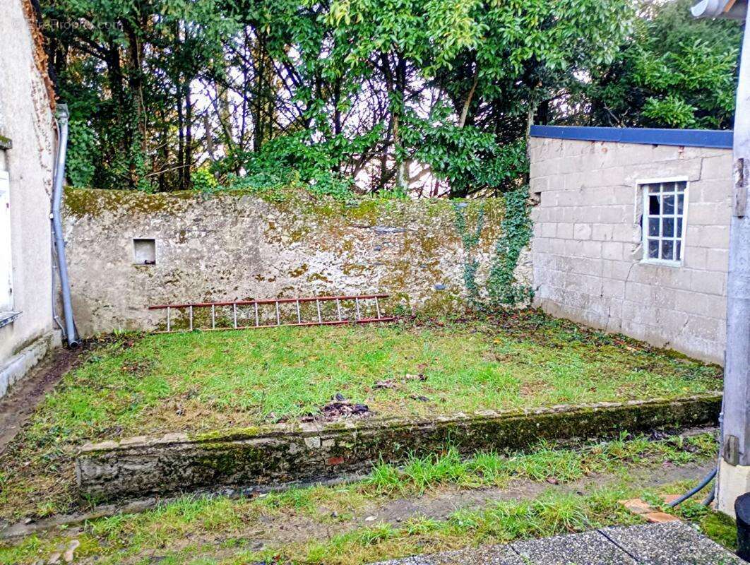 Maison à SAINT-SYLVAIN-D'ANJOU