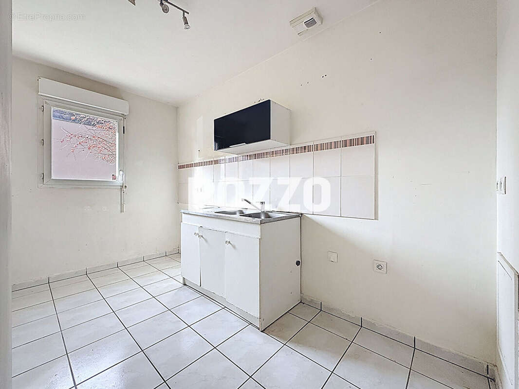 Maison à LA RIVIERE-SAINT-SAUVEUR