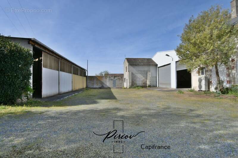 Maison à NUEIL-SUR-LAYON