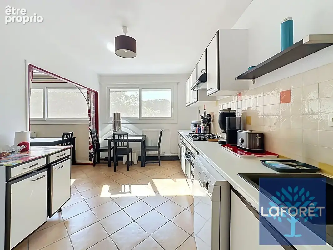 Appartement F3 65,72 m² Résidence sécurisée au coeur d'un grand parc - photo 5