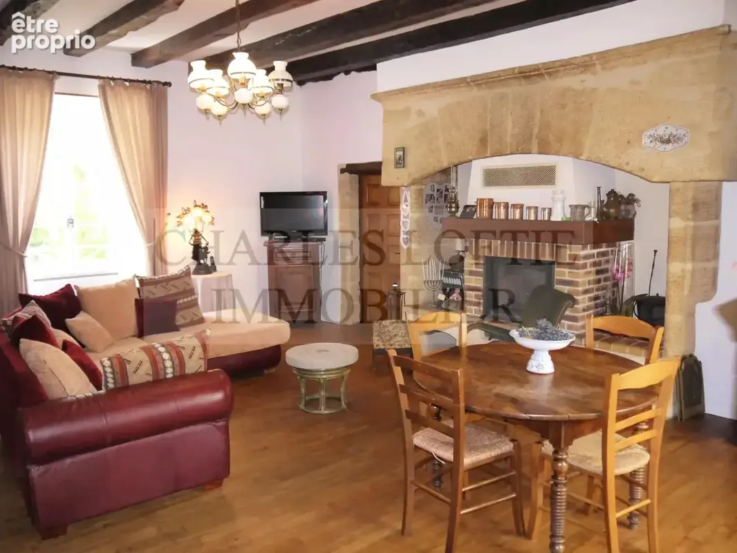 Charmant ensemble immobilier en pierre avec jardin au cœur d'un village en Bouriane - photo 3