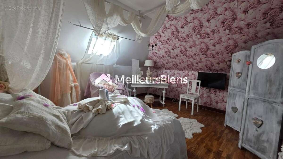 Maison à SAINT-MARTIN-SUR-ECAILLON