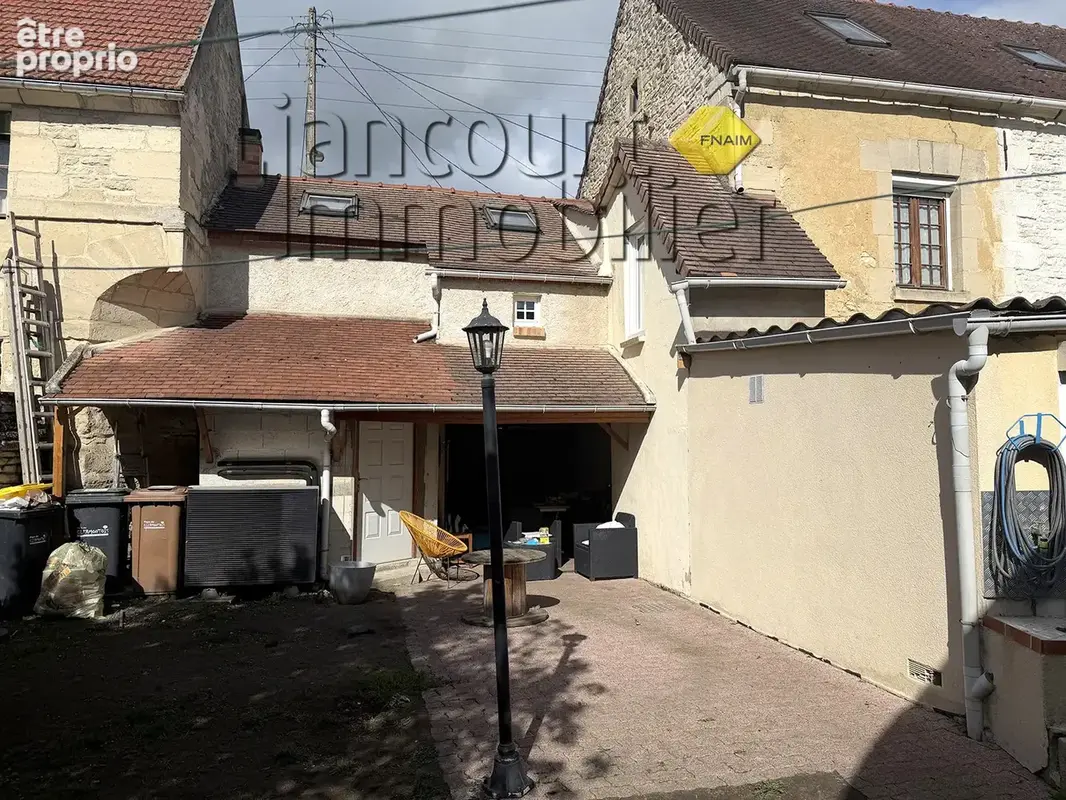 Photo Maison à Bury au prix de 184 000€