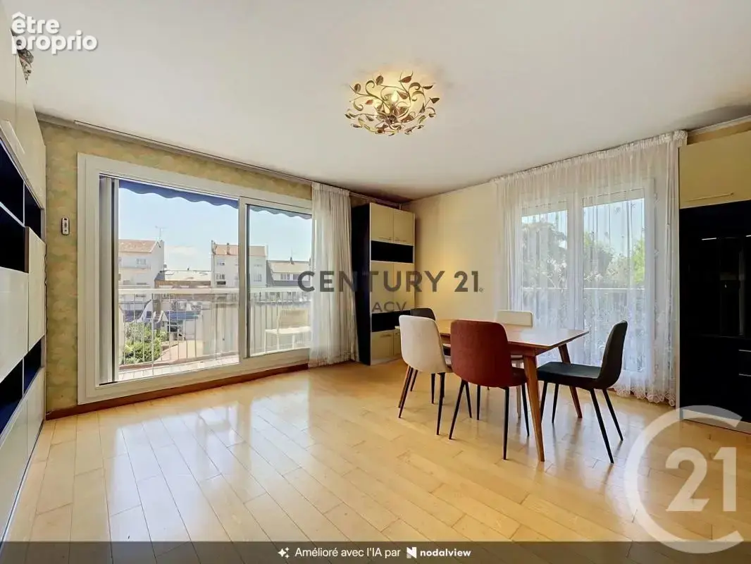 Appartement à MAISONS-ALFORT
