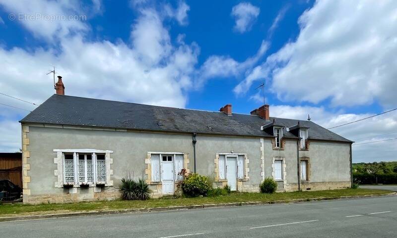 Maison à MENETOU-COUTURE