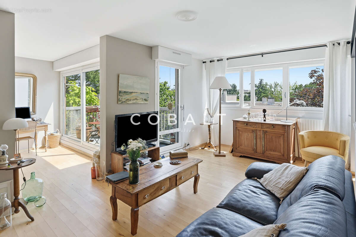 Dernier étage avec terrasse plein sud : un bel appartement familial aux prestations soignées - photo 3