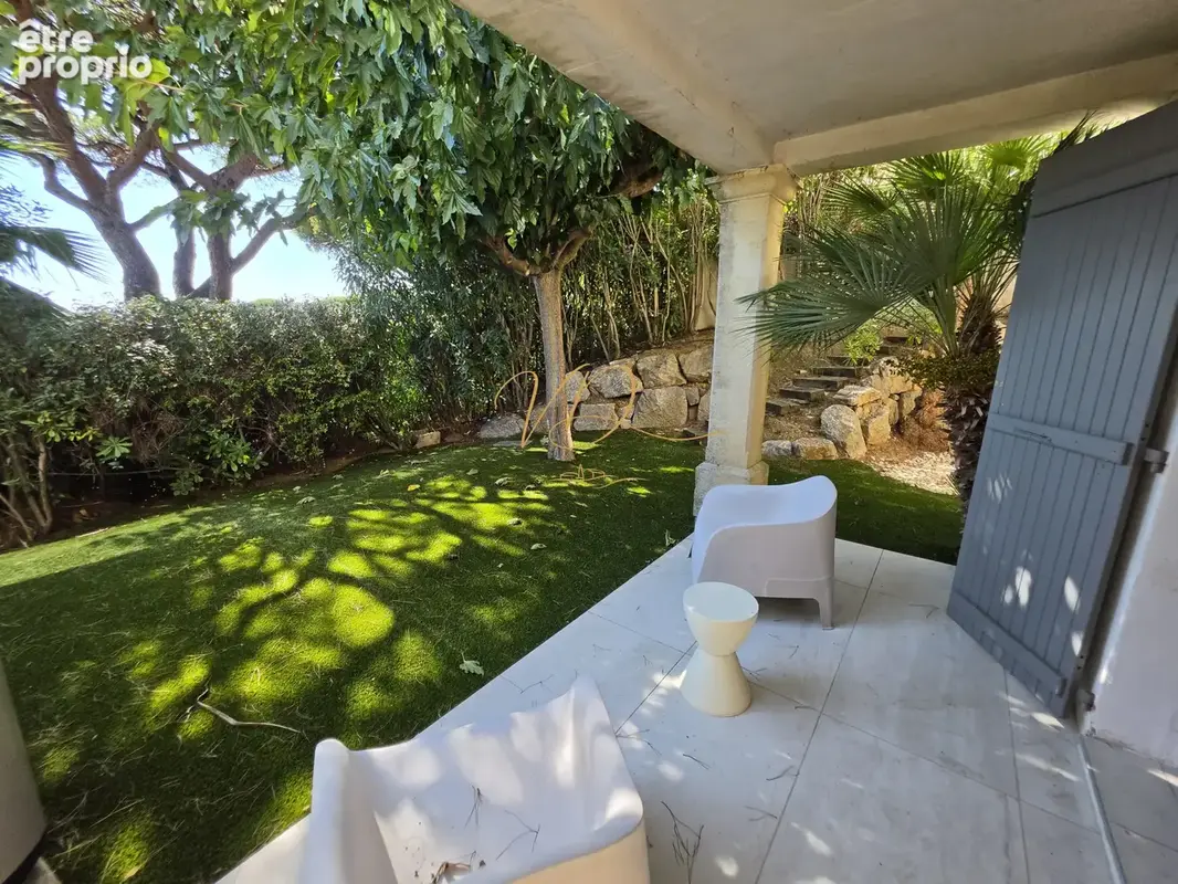 Villa avec piscine à débordement et vue mer   La Croix-Valmer - photo 12