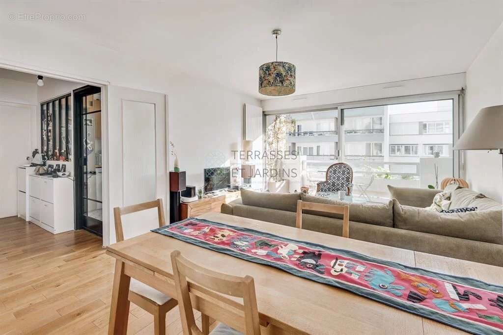 Appartement à PARIS-19E