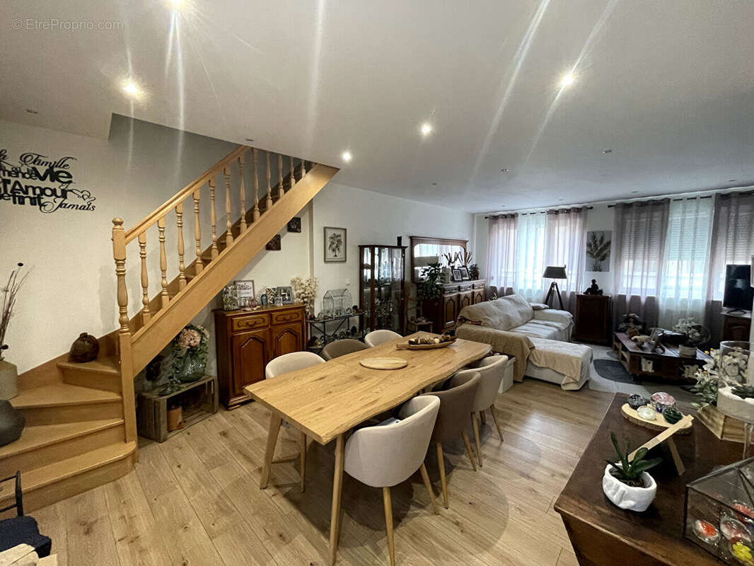 Appartement à GUISE