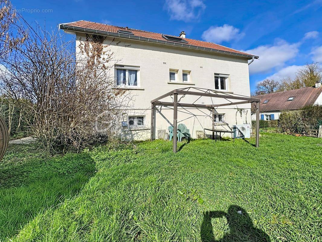 Maison à FENAY
