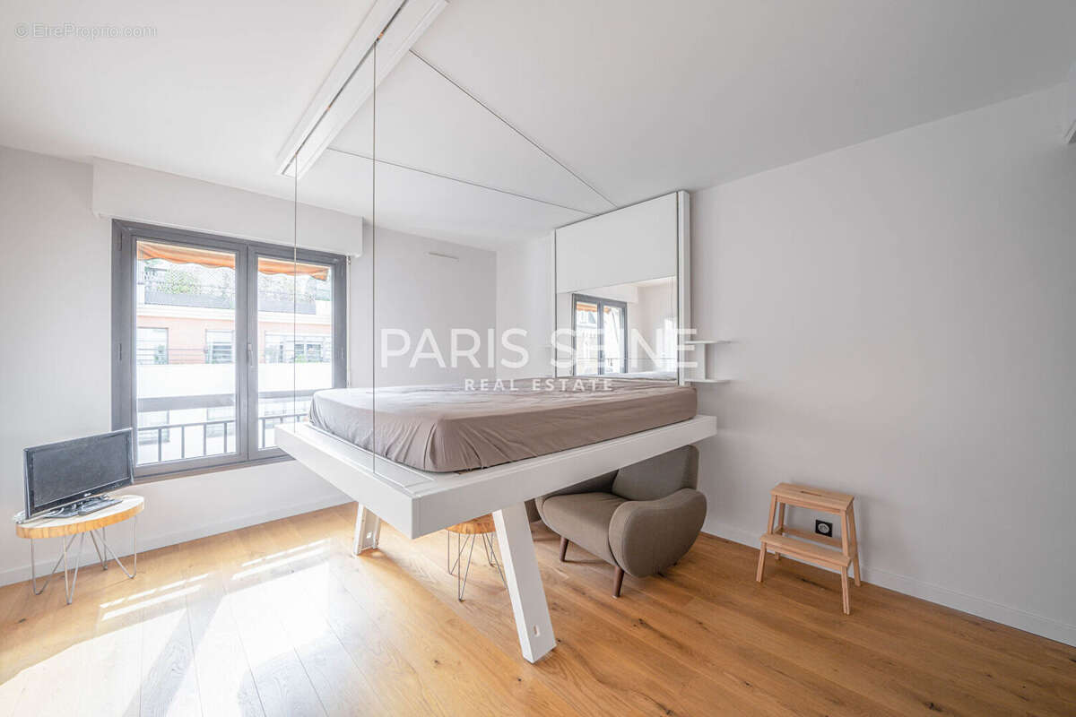Appartement à PARIS-15E