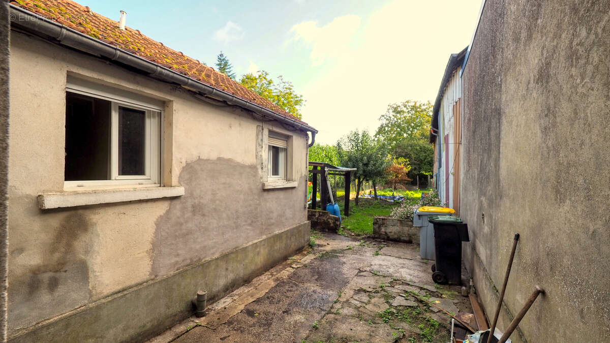 Maison à SAINT-LEGER-LES-DOMART