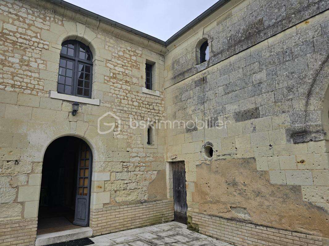 Maison à MONTREUIL-BELLAY