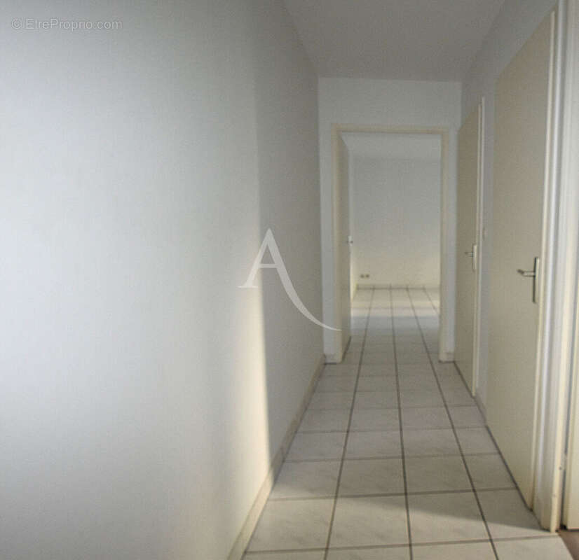 Appartement à COMBS-LA-VILLE