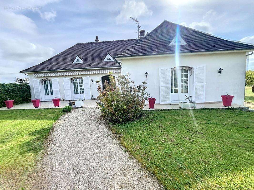 Maison à LA VERNELLE