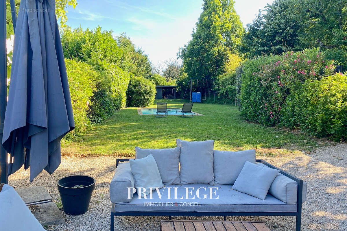 Maison à COLLONGES-AU-MONT-D&#039;OR