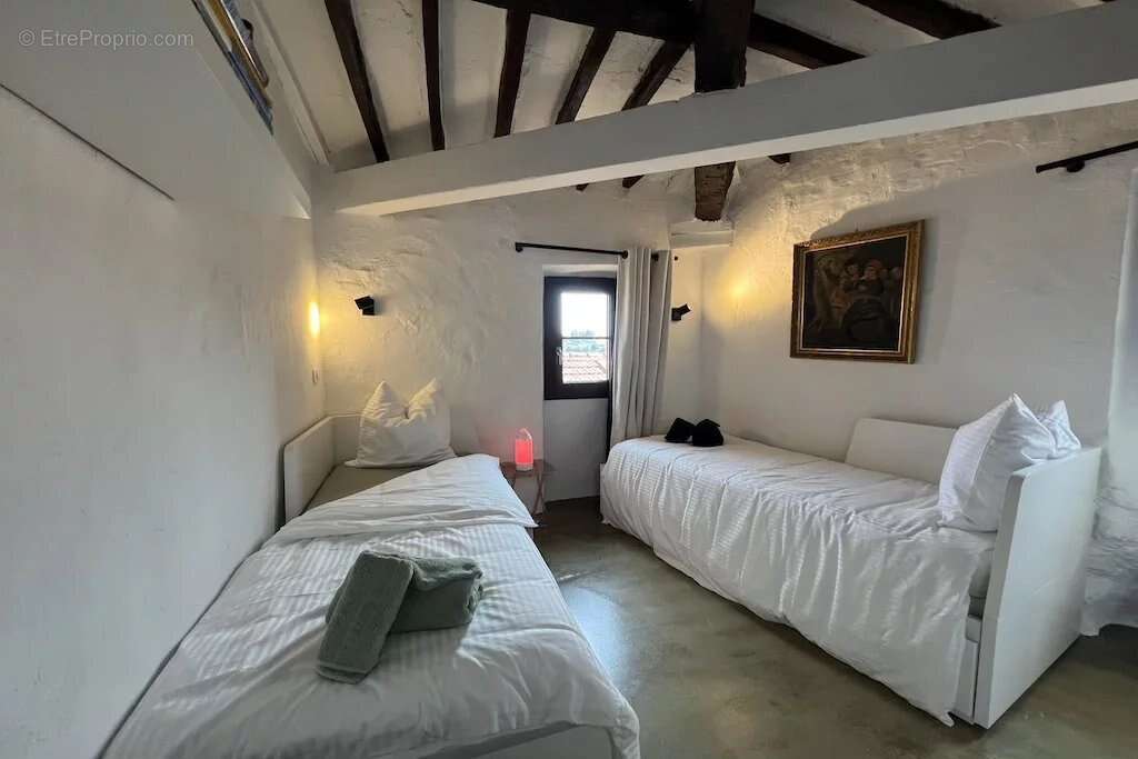 Appartement à TOURRETTES-SUR-LOUP