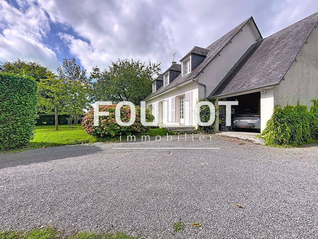 Maison à SAINT-DENIS-LE-GAST