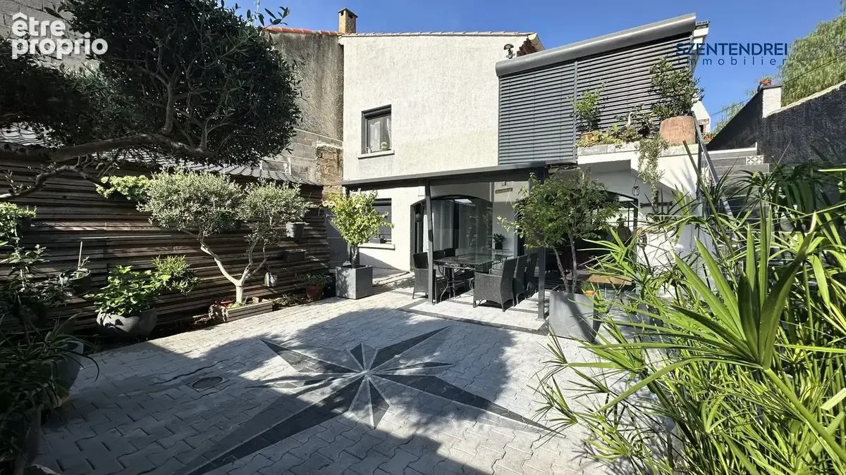 Maison T5 avec cour extérieure à Lunel-Viel