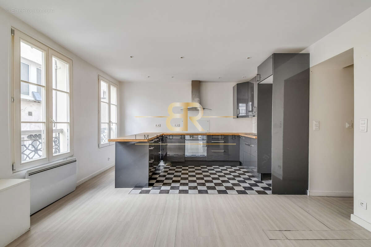 Appartement à PARIS-18E