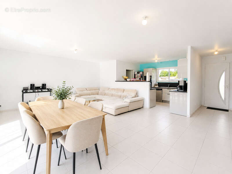 Maison contemporaine de 2021  Garantie décennale  DPE A  Terrain de près d'un hectare - photo 11