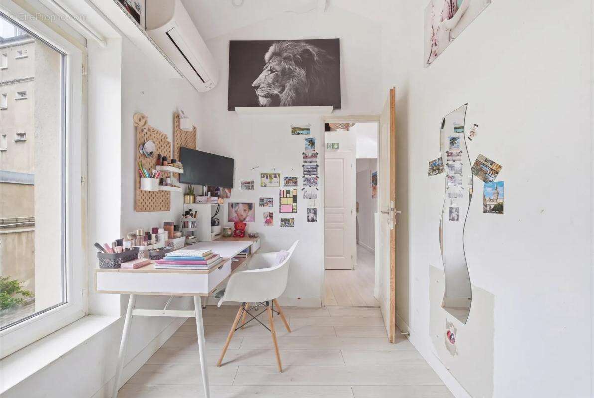 Appartement à CHARENTON-LE-PONT