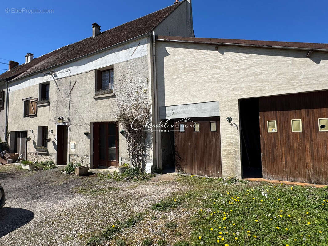 Maison de 140m2 + un atelier, dépendances et studio - photo 2