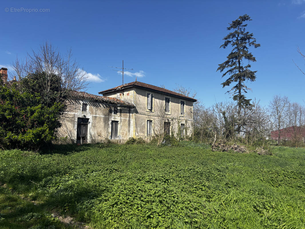 Maison à FOUGUEYROLLES