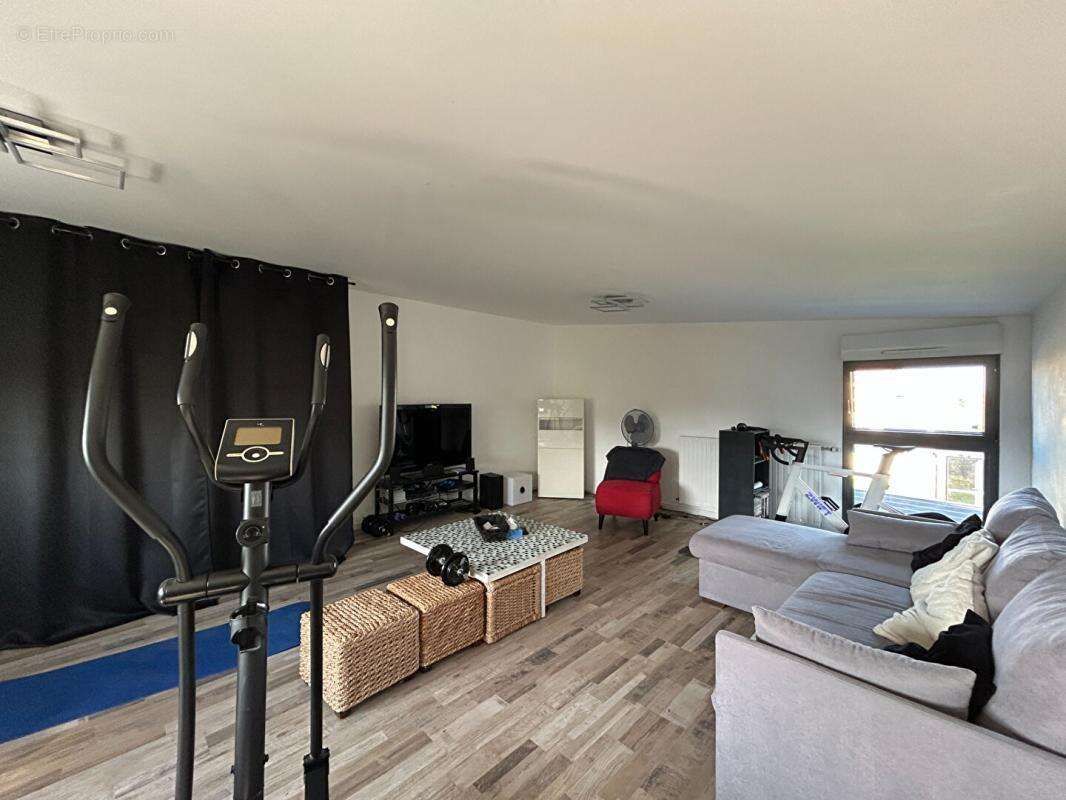 Maison à LA CHAPELLE-BASSE-MER