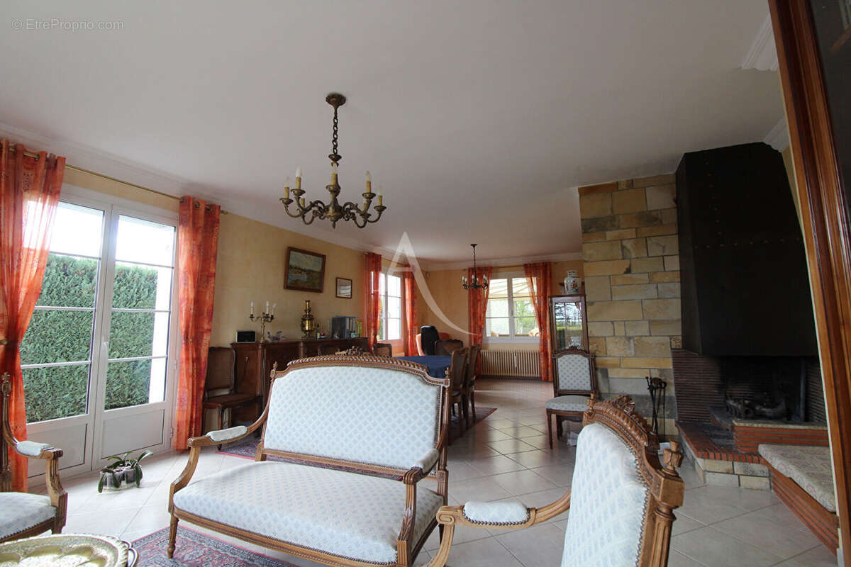 Maison à HUISSEAU-SUR-COSSON