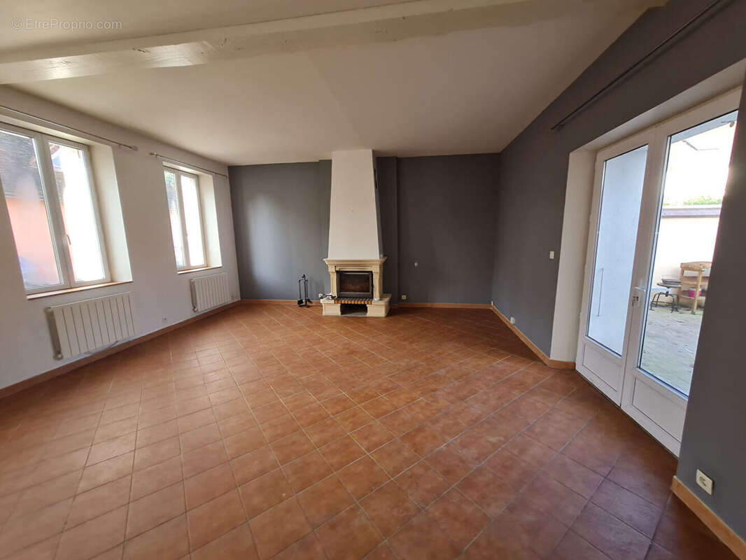 Proche MAINTENON  Maison de style bourgeoise de 83 m² avec jardin. - photo 4