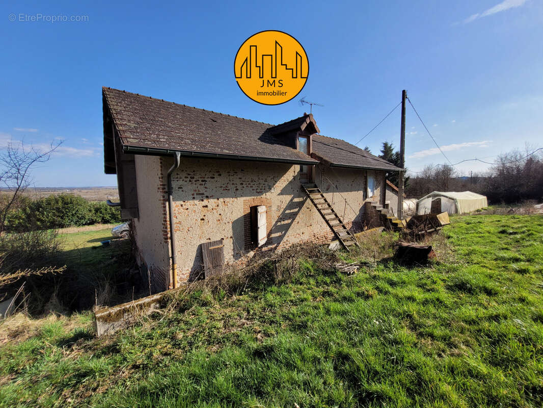 Maison à CHATEL-DE-NEUVRE
