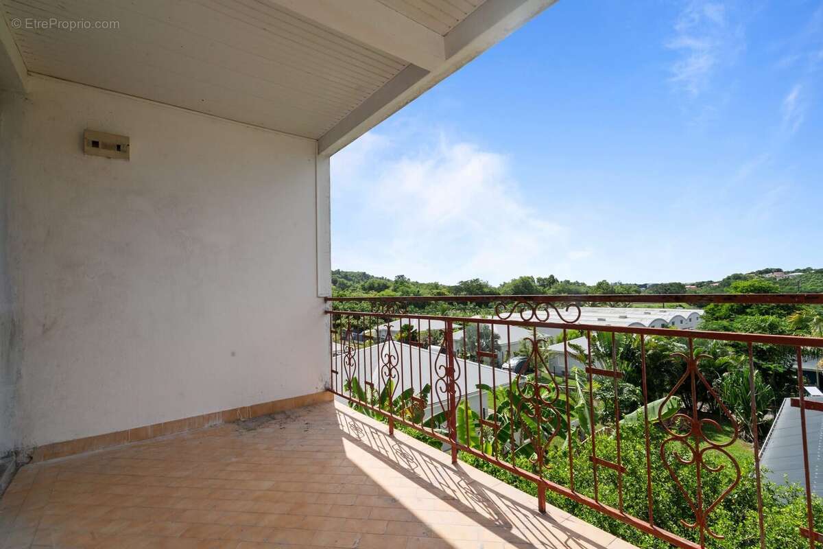 Appartement à RIVIERE-SALEE