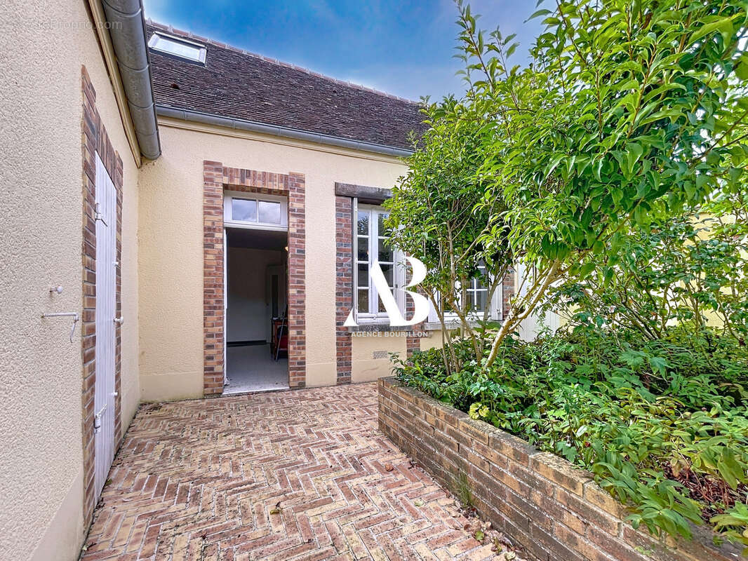 Maison à MONTIGNY-LENCOUP