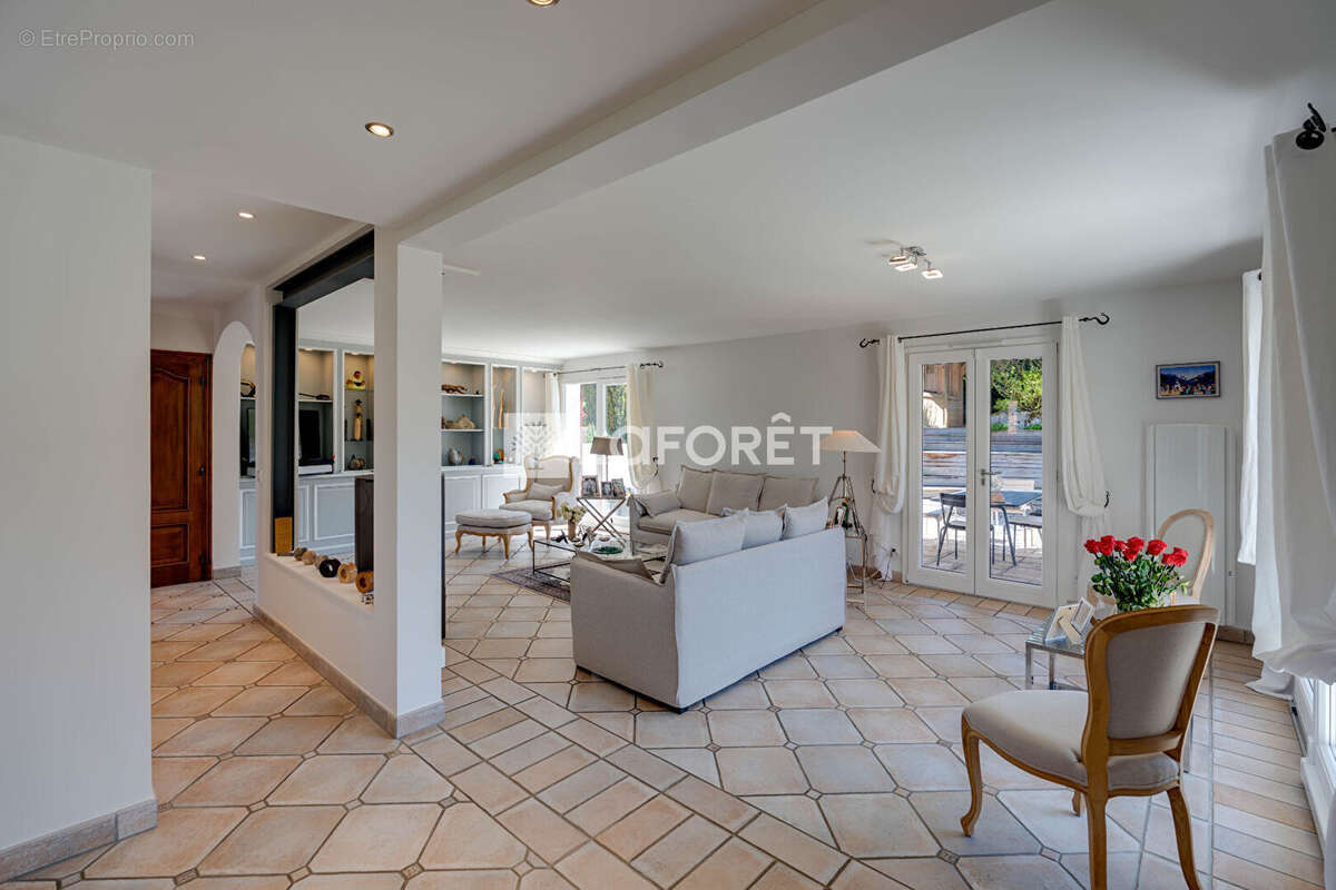 Maison Neuvecelle 8 pièces 189.72m² au calme - photo 7
